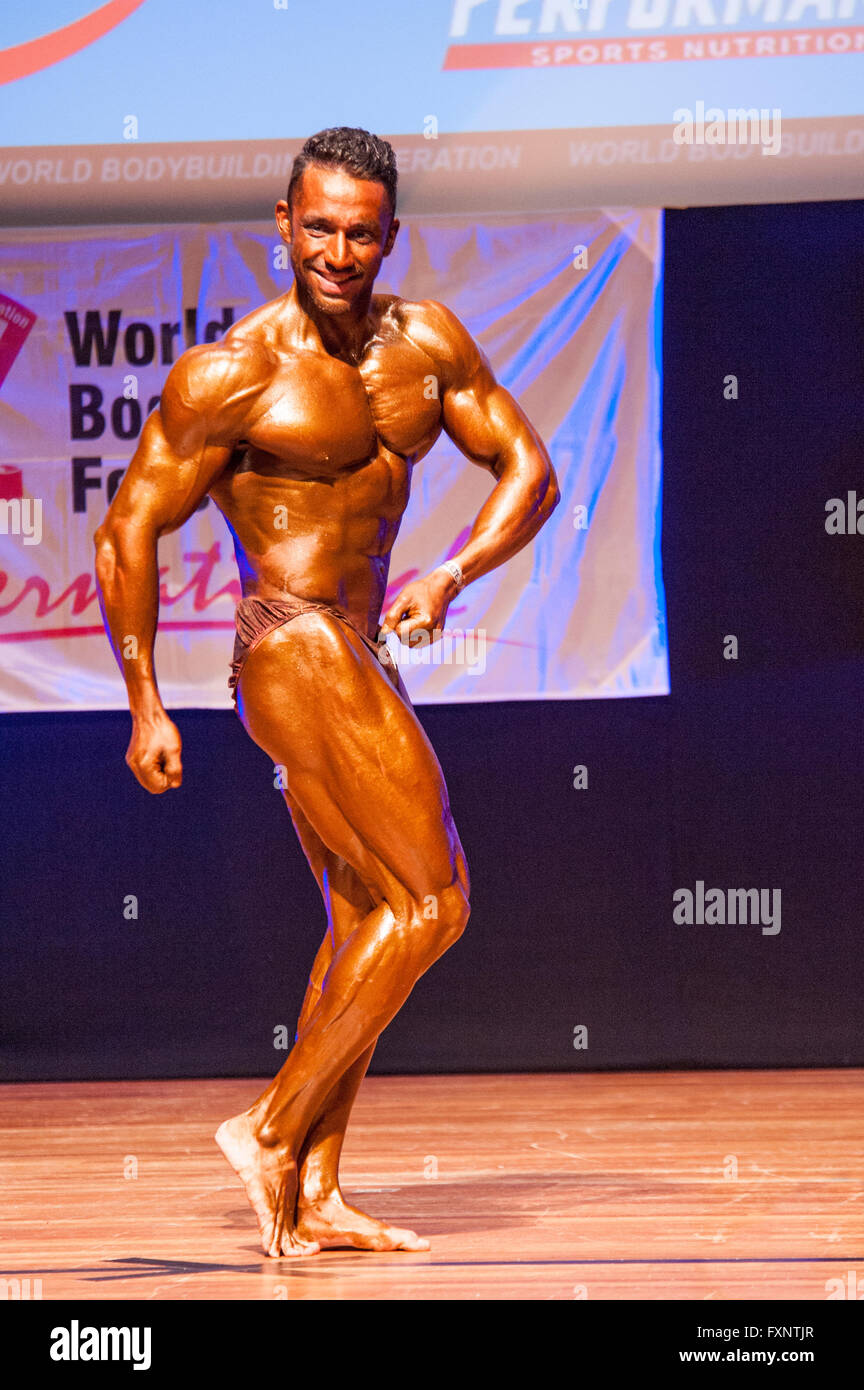 Top more than 119 bodybuilder side pose