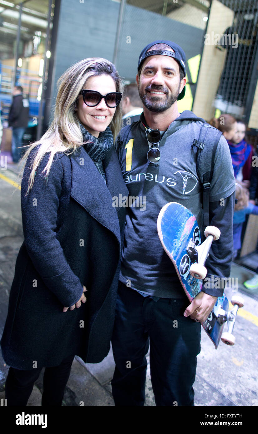 Berlin Germany 17th Apr 16 Skateboarder Bob Burnquist R And Stock Photo Alamy Berlin Germany 17th Apr 16 Skateboarder Bob Burnquist R And Stock Photo Alamy