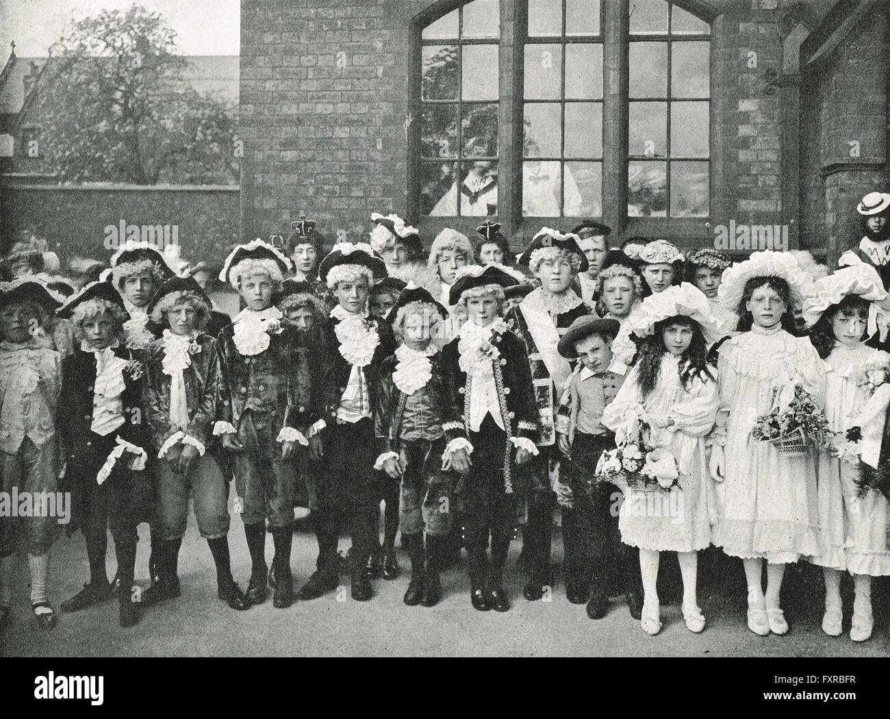 Knutsford Royal May Day, the children Stock Photo Alamy