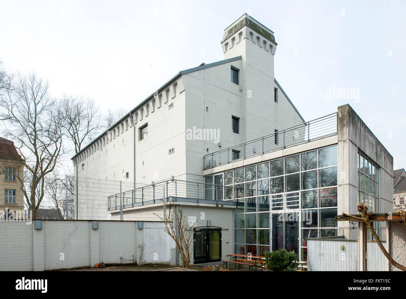 K?ln, M?hlheim, Der Kulturbunker KÃ¶ln-MÃ¼lheim an der Berliner StraÃŸe ist ein ehemaliger Luftschutzbunker aus dem Zweiten Welt Stock Photo