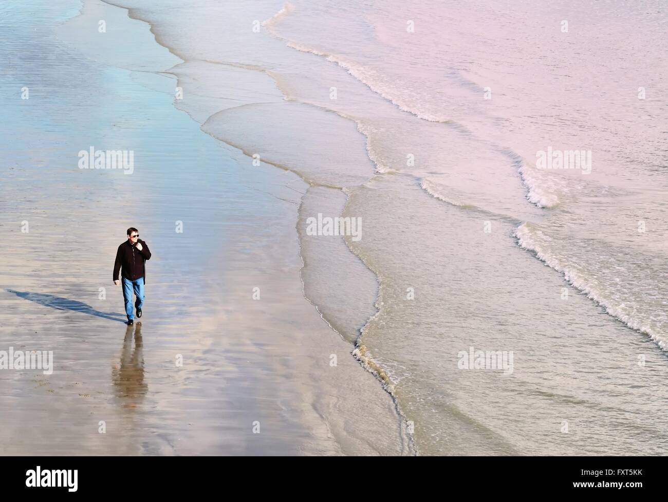 High angle people walking hi-res stock photography and images - Alamy