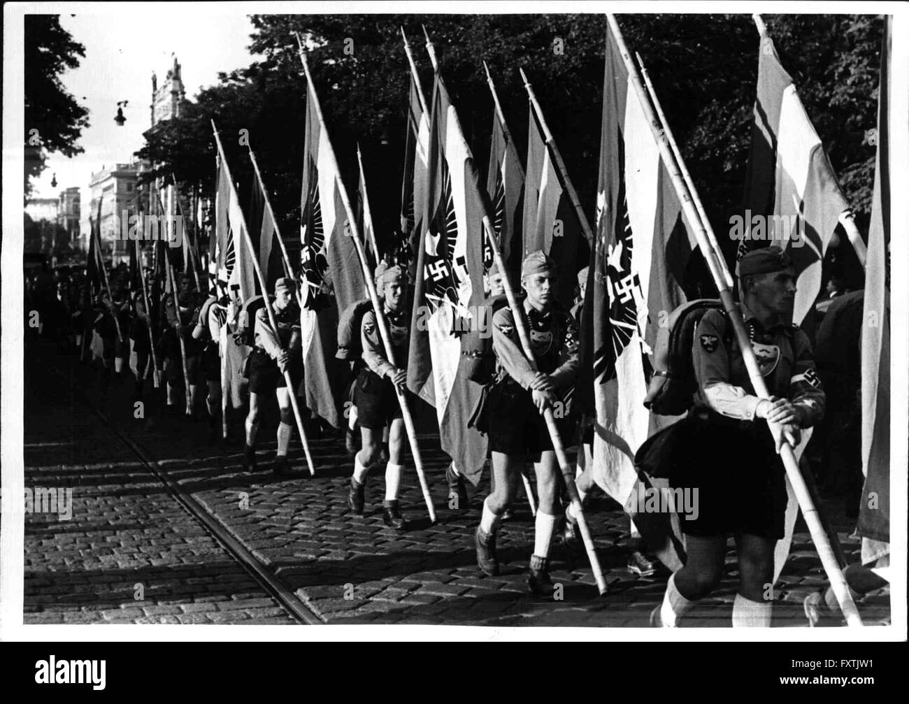 Der Adolf-Hitler-Marsch der Wiener HJ Stock Photo