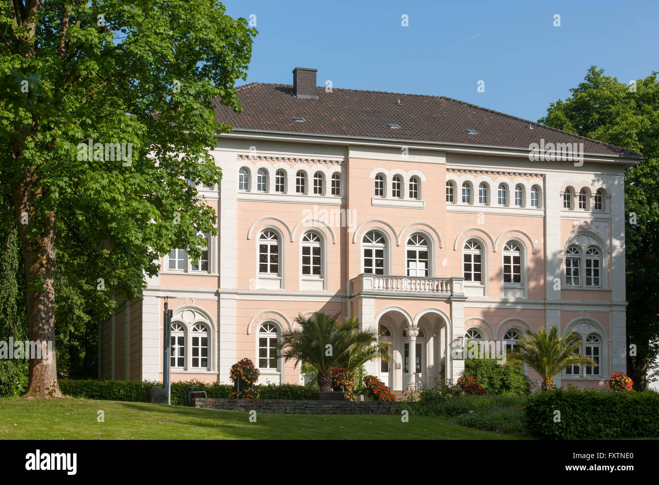 Deutschland, Nordrhein-Westfalen, Bad Lippspringe, Arminiuspark, Prinzenpalais. Im Gebäude befindet sich das Senne-Informations- Stock Photo
