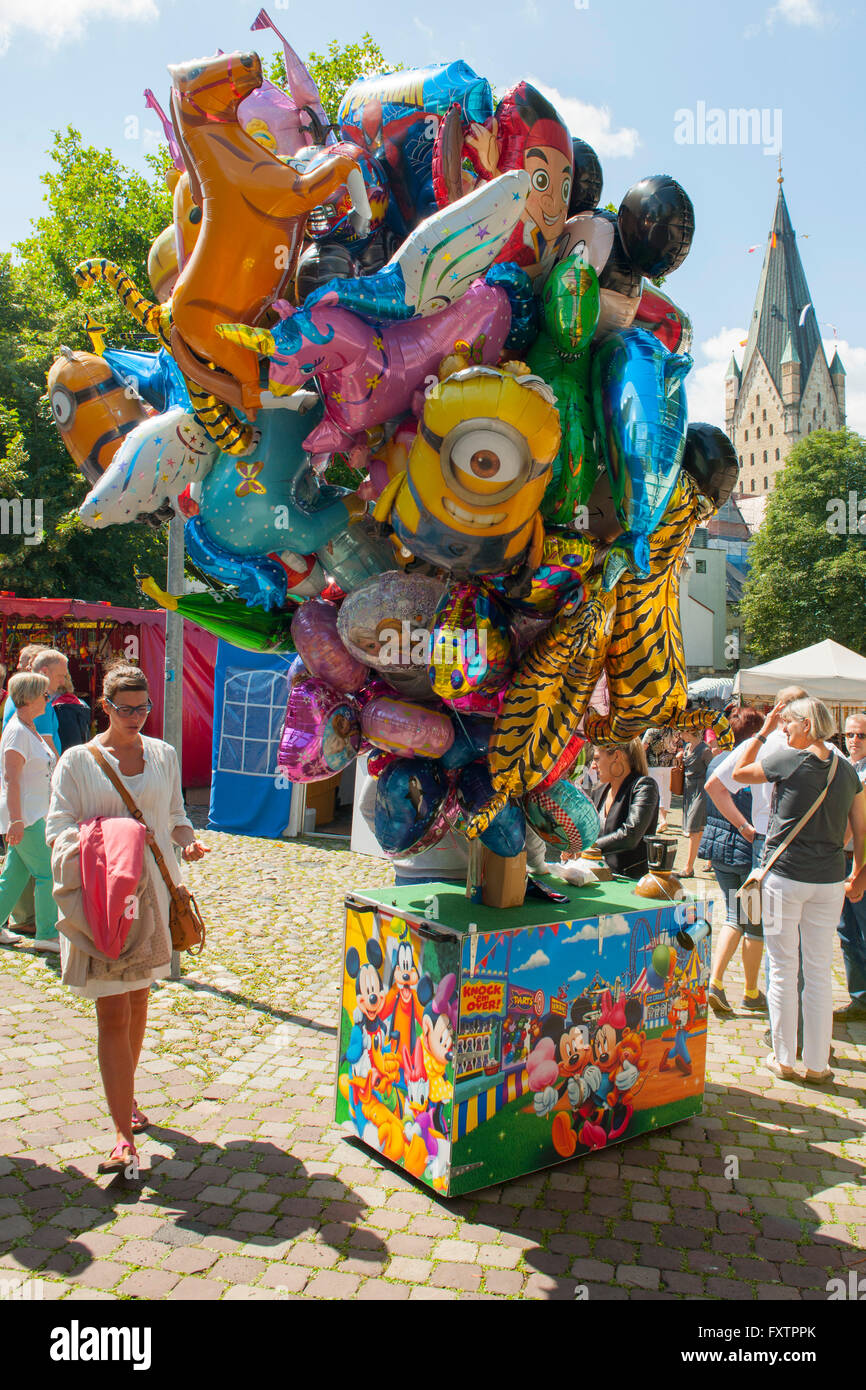 Deutschland, Nordrhein-Westfalen, Paderborn, Libori-Fest, Pottmarkt, Domplatz Stock Photo