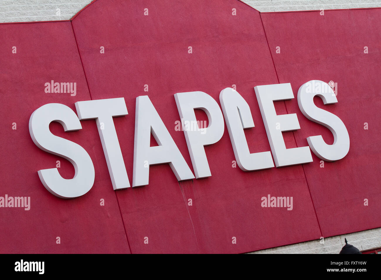 Staples store in downtown Kingston, Ont., on Wednesday Jan. 27, 2016 Stock Photo Alamy