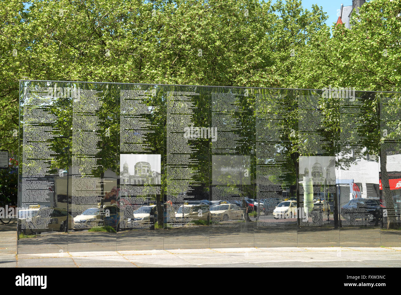 Spiegelwand, Holocaust-Denkmal, Hermann-Ehlers-Platz, Steglitz, Berlin, Deutschland Stock Photo