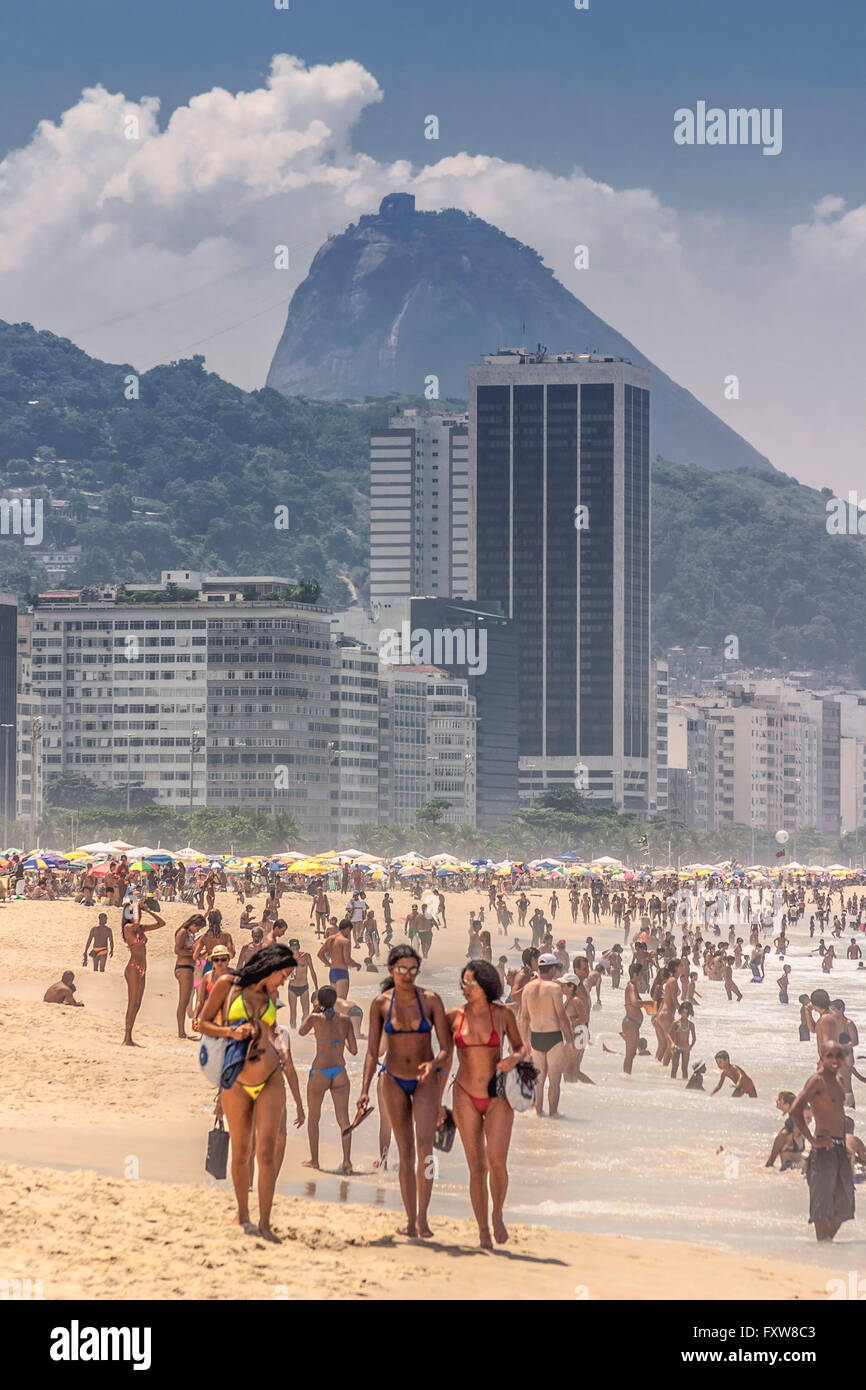 Girls At Rio De Janeiro Copacabana Beach Hi Res Stock Photography And Images Alamy