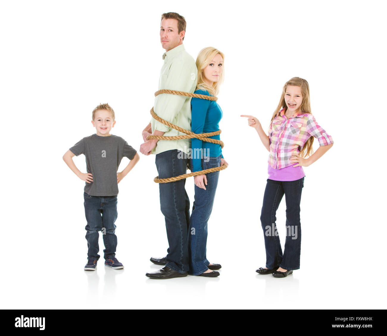 Качели для детей. 5 лет которые были связаны. 5 лет которые были связаны. Связанные запястья. Красная нить между людьми.