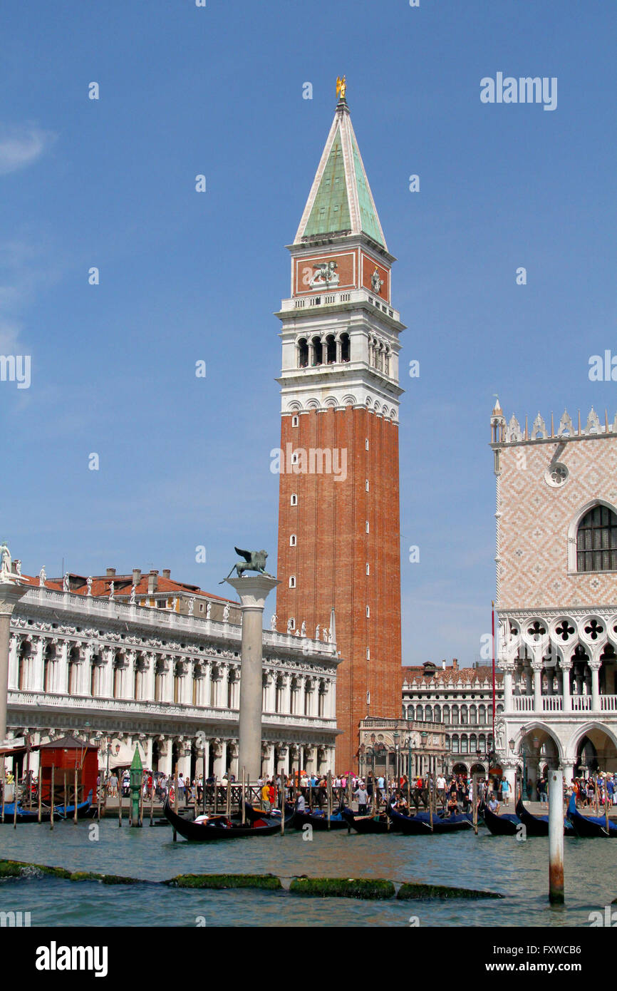 SAN MARCO CAMPANILE & GONDOLIERS VENICE ITALY 02 August 2014 Stock Photo