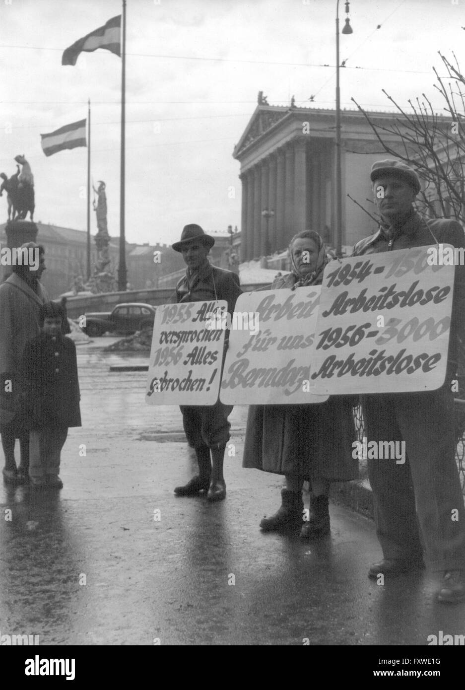 Demonstration von ehemaligen Arbeitern in USIA-Betrieben Stock Photo