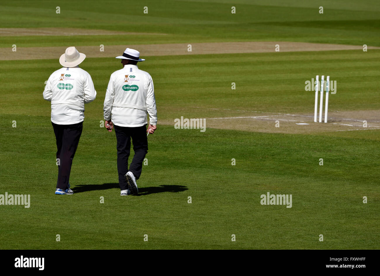Cricket umpires hires stock photography and images Alamy