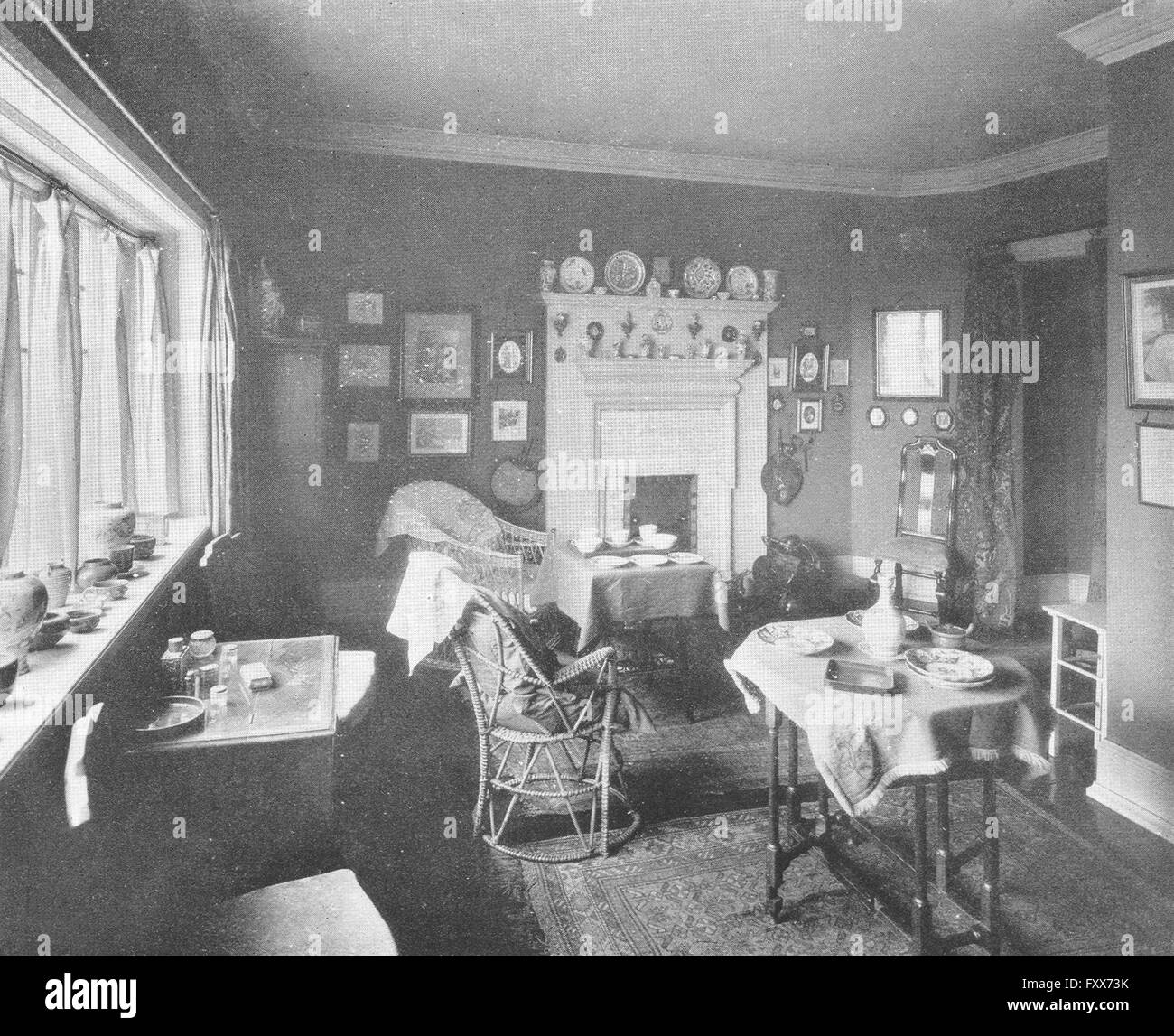 HAMPSTEAD: Tea-Room leading Studio, 39, Frognal, antique print 1905 Stock Photo