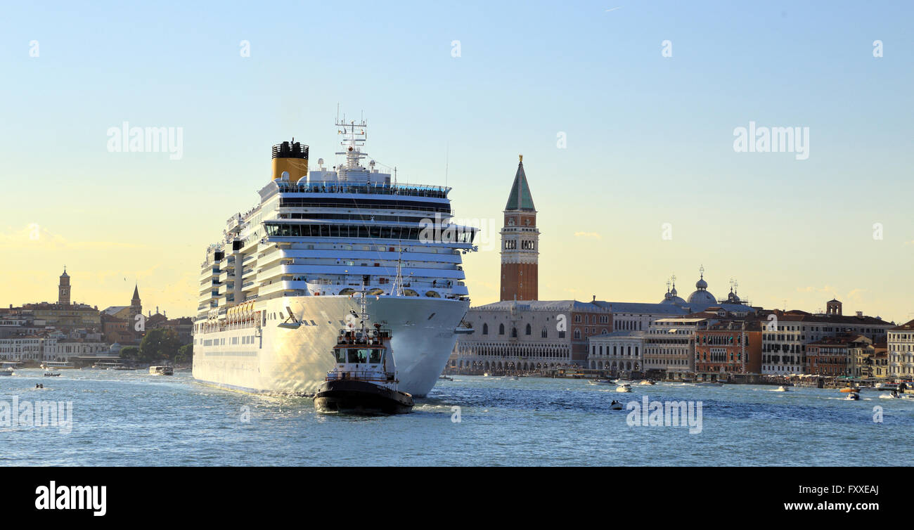 Cruise ship Costa Deliziosa, IMO 9398917, with tug Angelina C Stock Photo