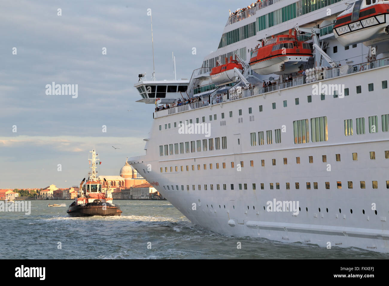 Cruise Ship Ms Thomson Majesty Imo 8814744 Stock Photo Alamy