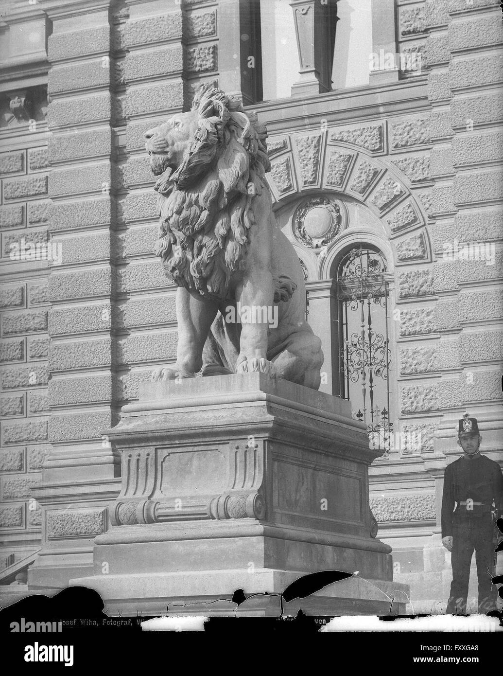 Historic portal Black and White Stock Photos & Images - Page 2 - Alamy