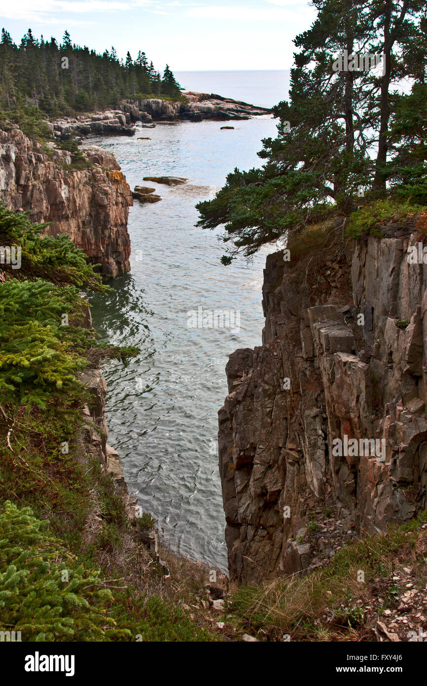 State of Maine, Schoodic Peninsula, Acadia National Park, a cleft in