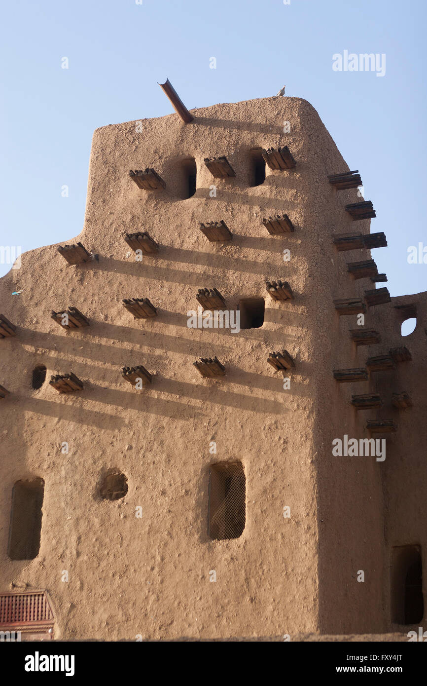 Dettail of the Great Mosque of Djenné, (Mali, Africa) an adobe building of Sudano-Sahelian architecture Stock Photo