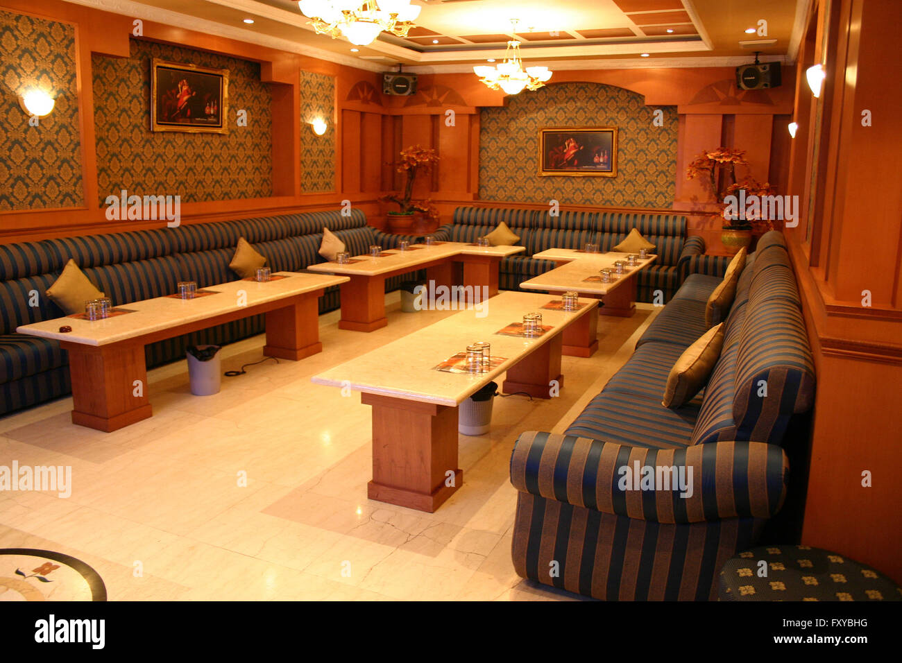 karaoke bar 001 Stock Photo - Alamy
