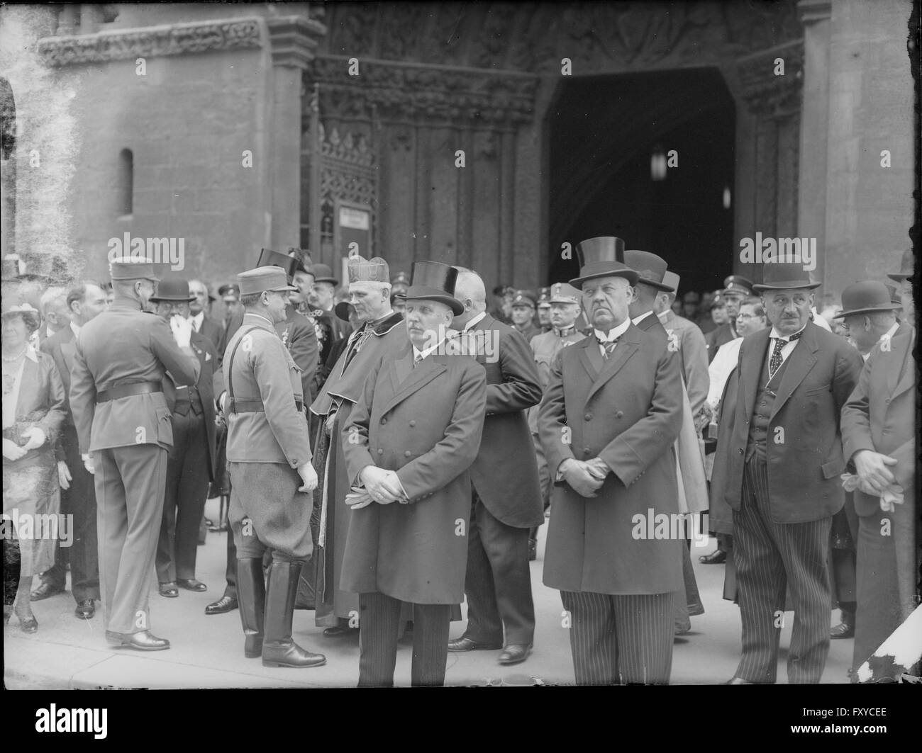 Auszug aus dem Riesentor des Stephansdoms zu Fronleichnam am 15.6.1933 Stock Photo