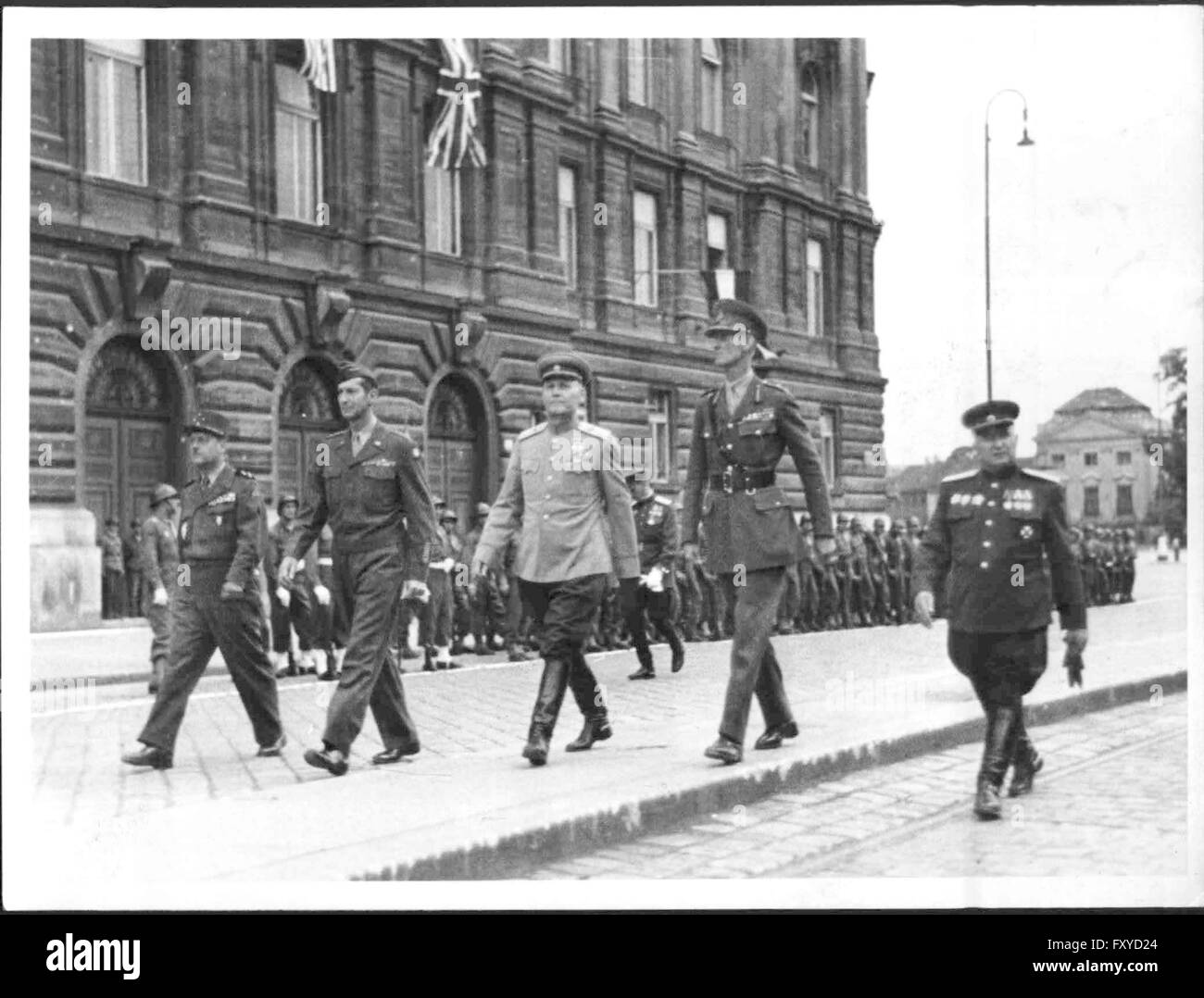 Begrüßungsfeier der alliierten Generäle am Schwarzenbergplatz Stock Photo