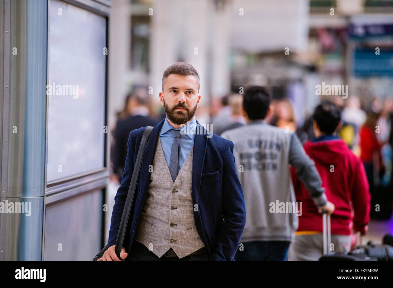 London businessman in suit walking hi-res stock photography and images ...