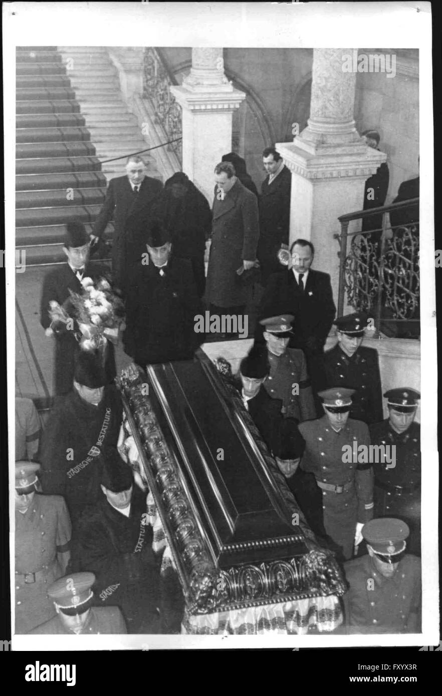 Bundespräsident Renners letzter Weg Stock Photo