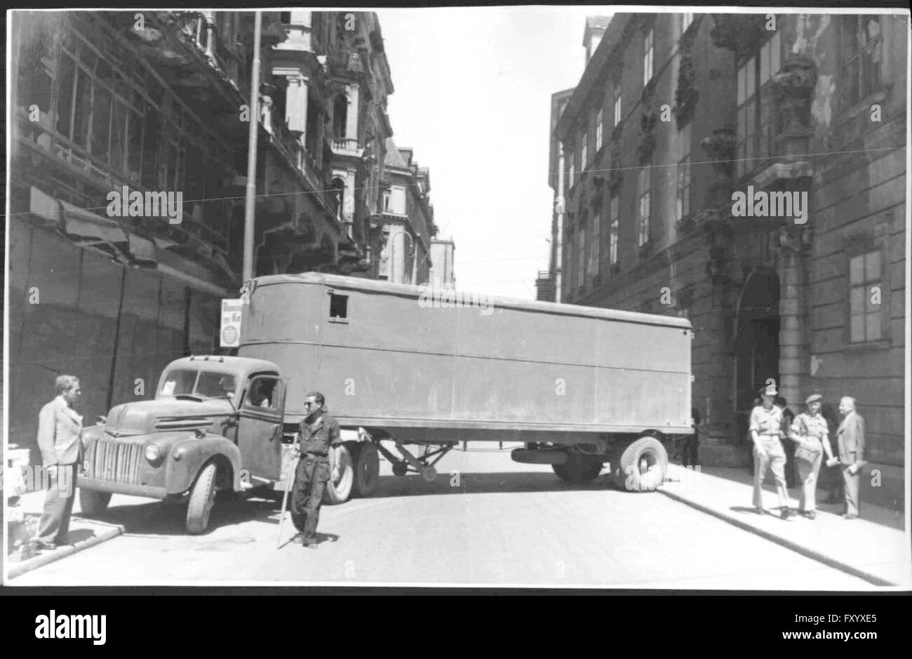 1940s lorries hi-res stock photography and images - Alamy