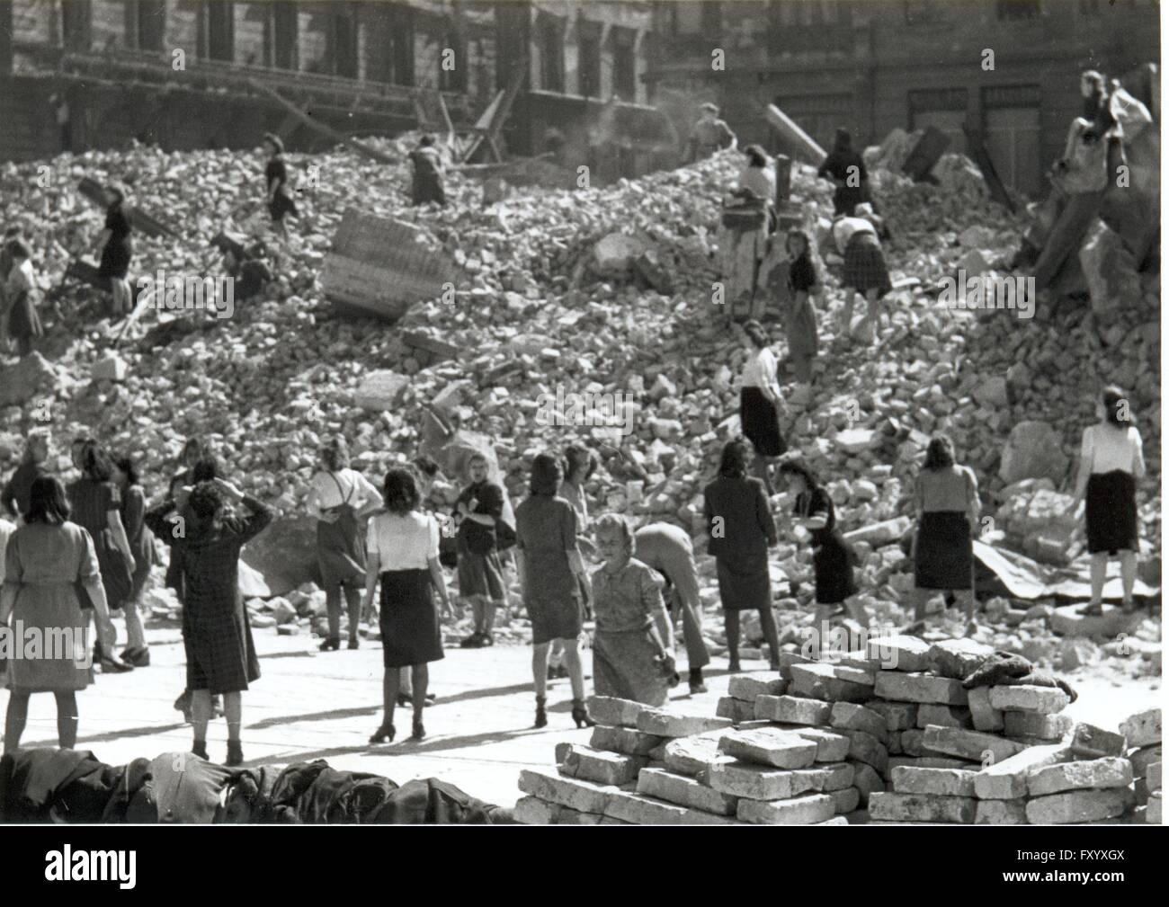 Trummerfrauen High Resolution Stock Photography and Images - Alamy