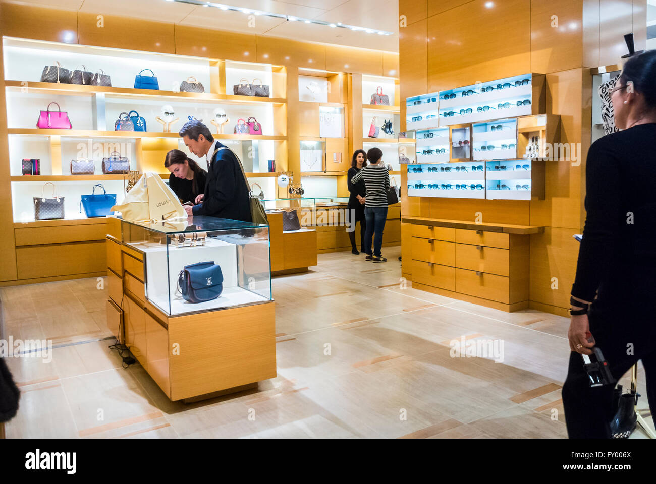 Paris, France, Chinese Tourists Shopping inside Luxury Stores in Stock Photo: 102647746 - Alamy