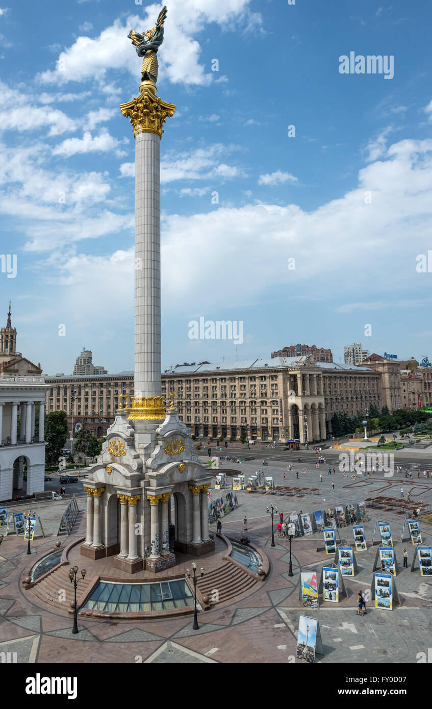 Independence Monument with Berehynia statue on Maidan Nezalezhnosti