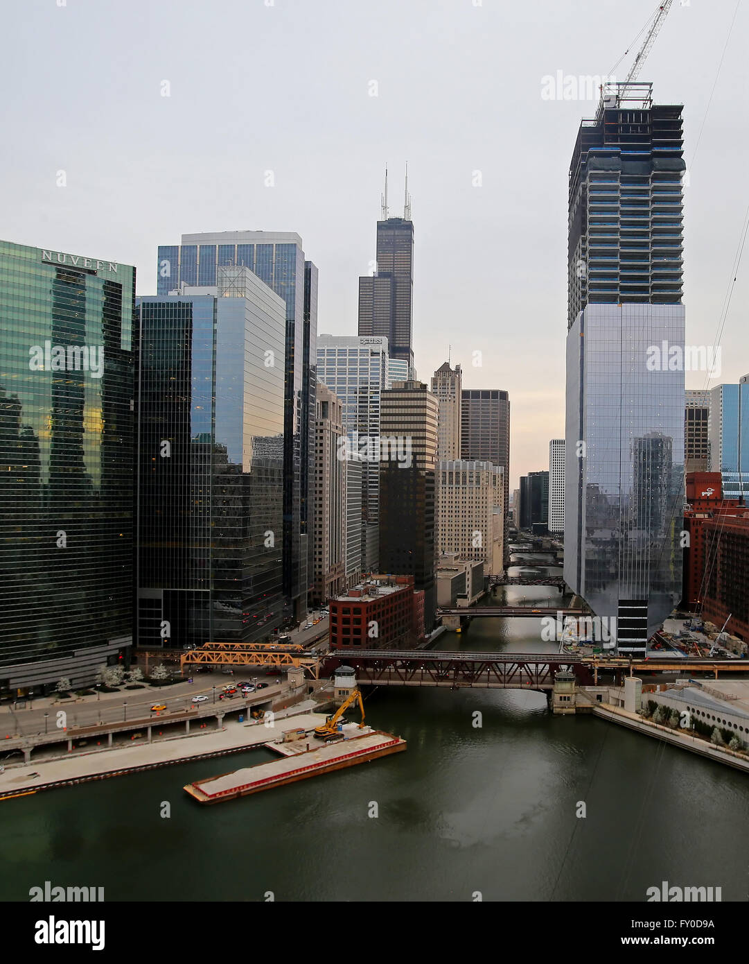 Downtown Chicago skyline including the Willis Tower and Chicago River as seen from the Holiday Inn at Merchandise Mart Stock Photo