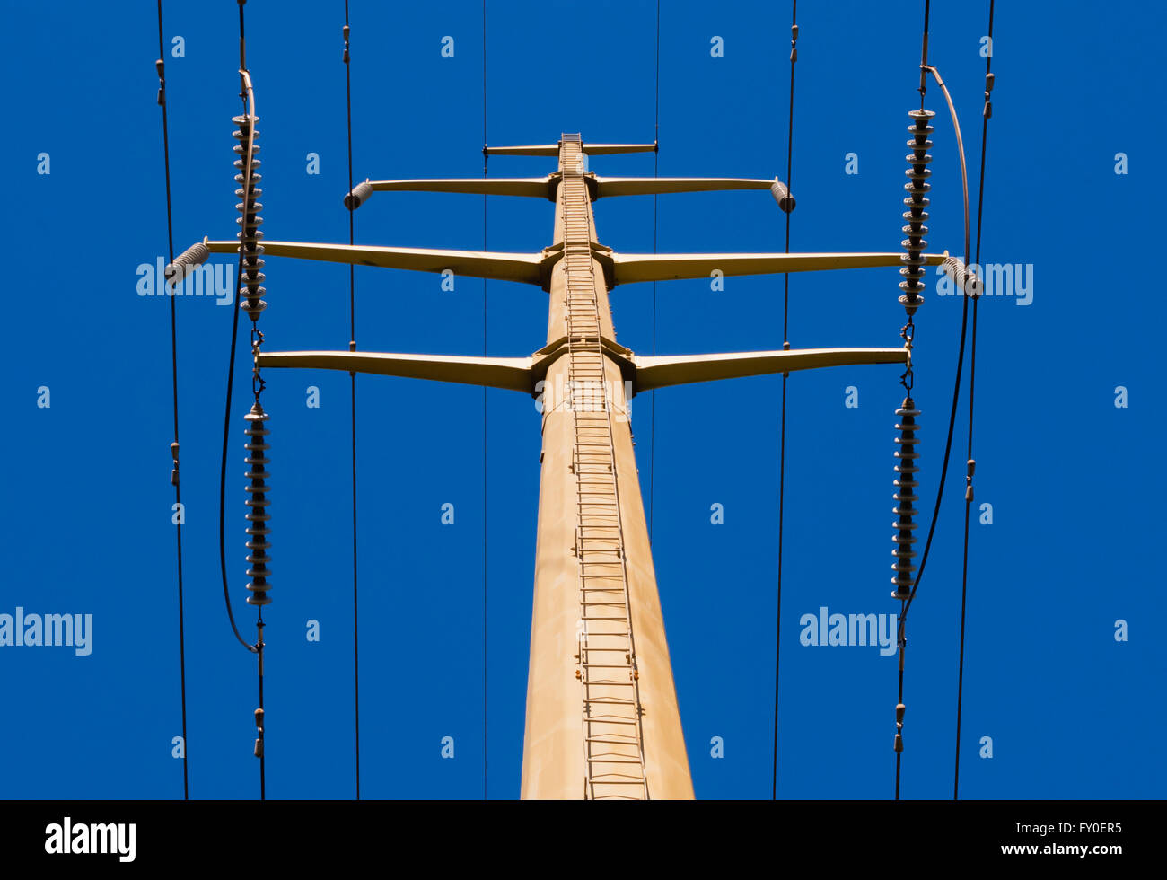Overhead conductor cable hi-res stock photography and images - Alamy