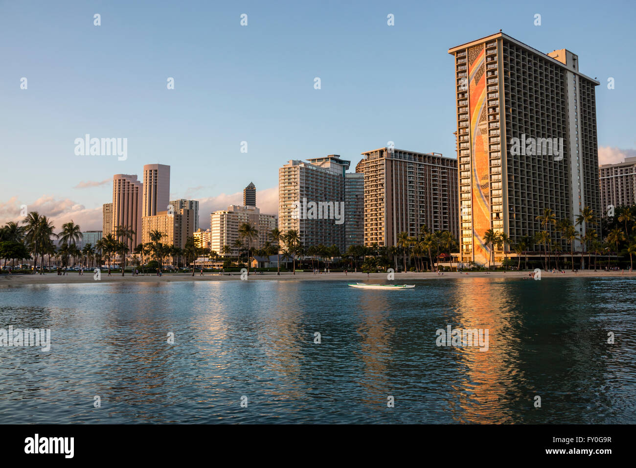Hilton waikiki beach hi-res stock photography and images - Alamy