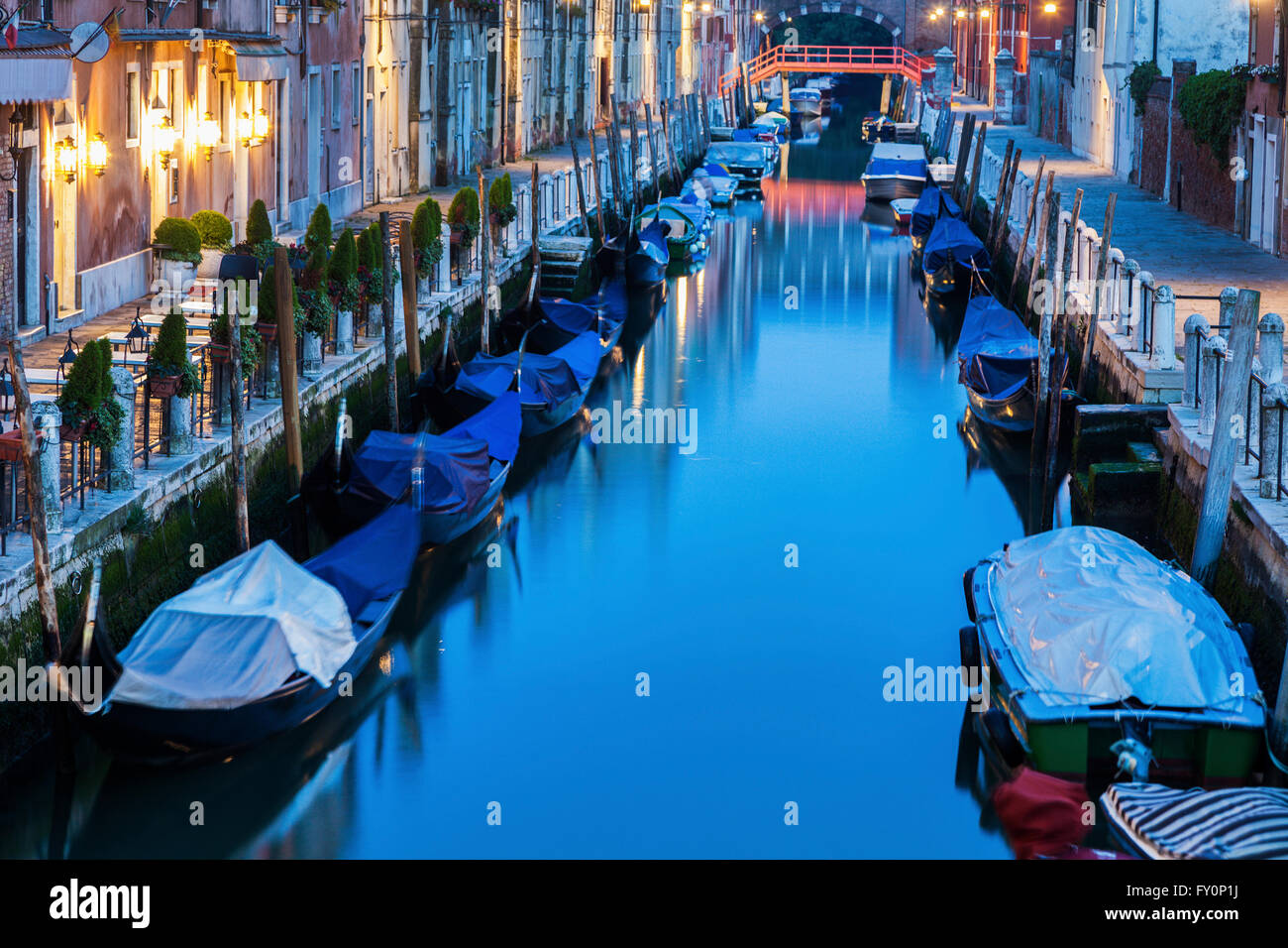Blue canals hi-res stock photography and images - Alamy