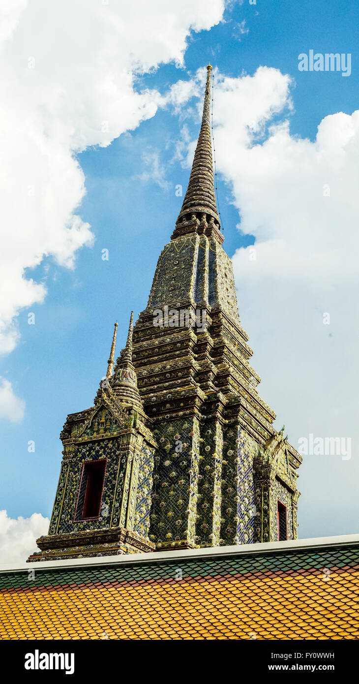 Maha Chedi Si Ratchakan Temple at Wat Pho in Bangkok Stock Photo