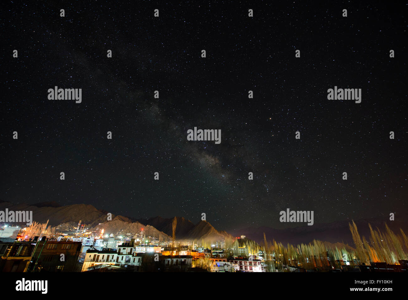 Mountain landscape night sky hi-res stock photography and images - Alamy