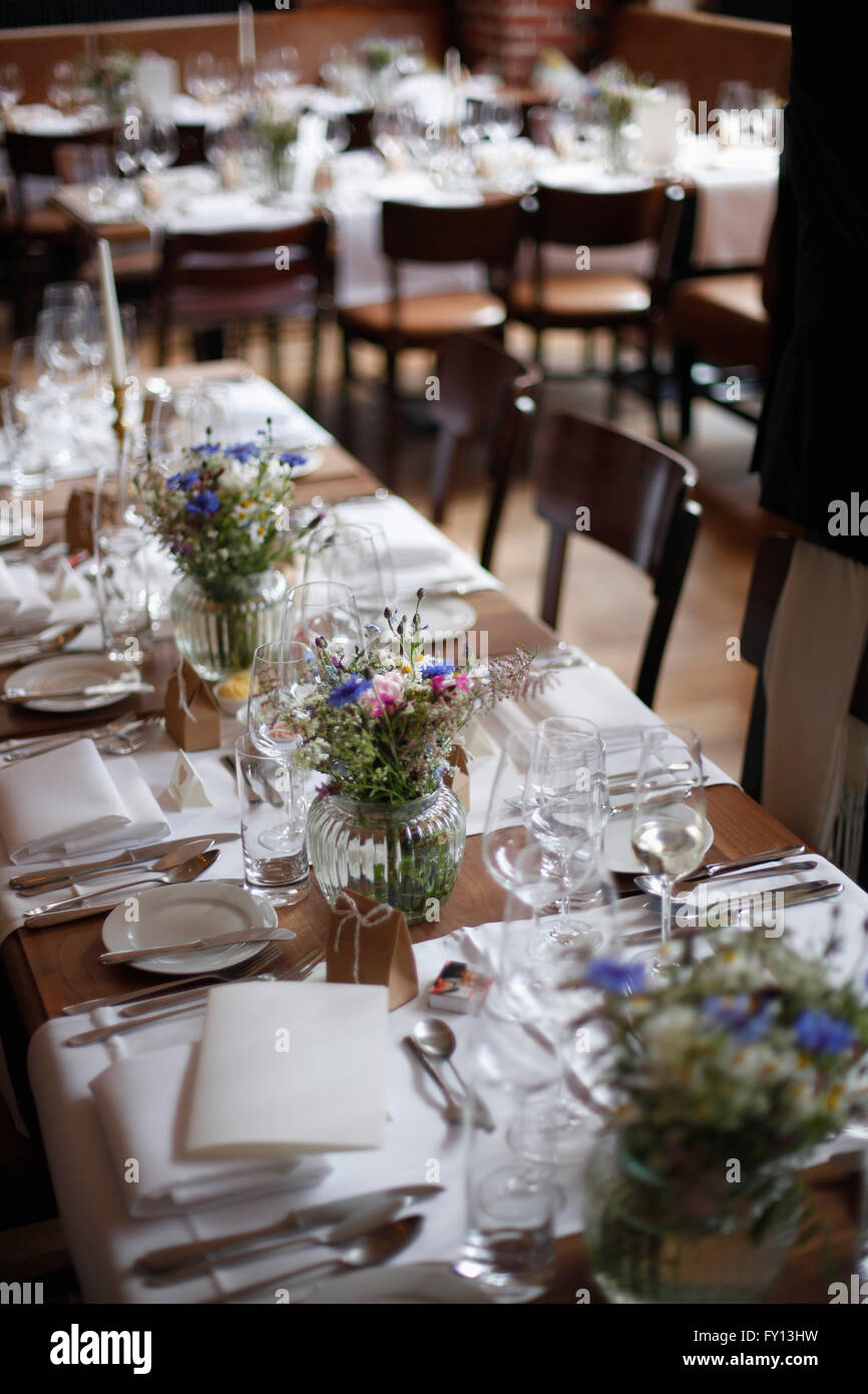 Luxury dining tables hi-res stock photography and images - Alamy