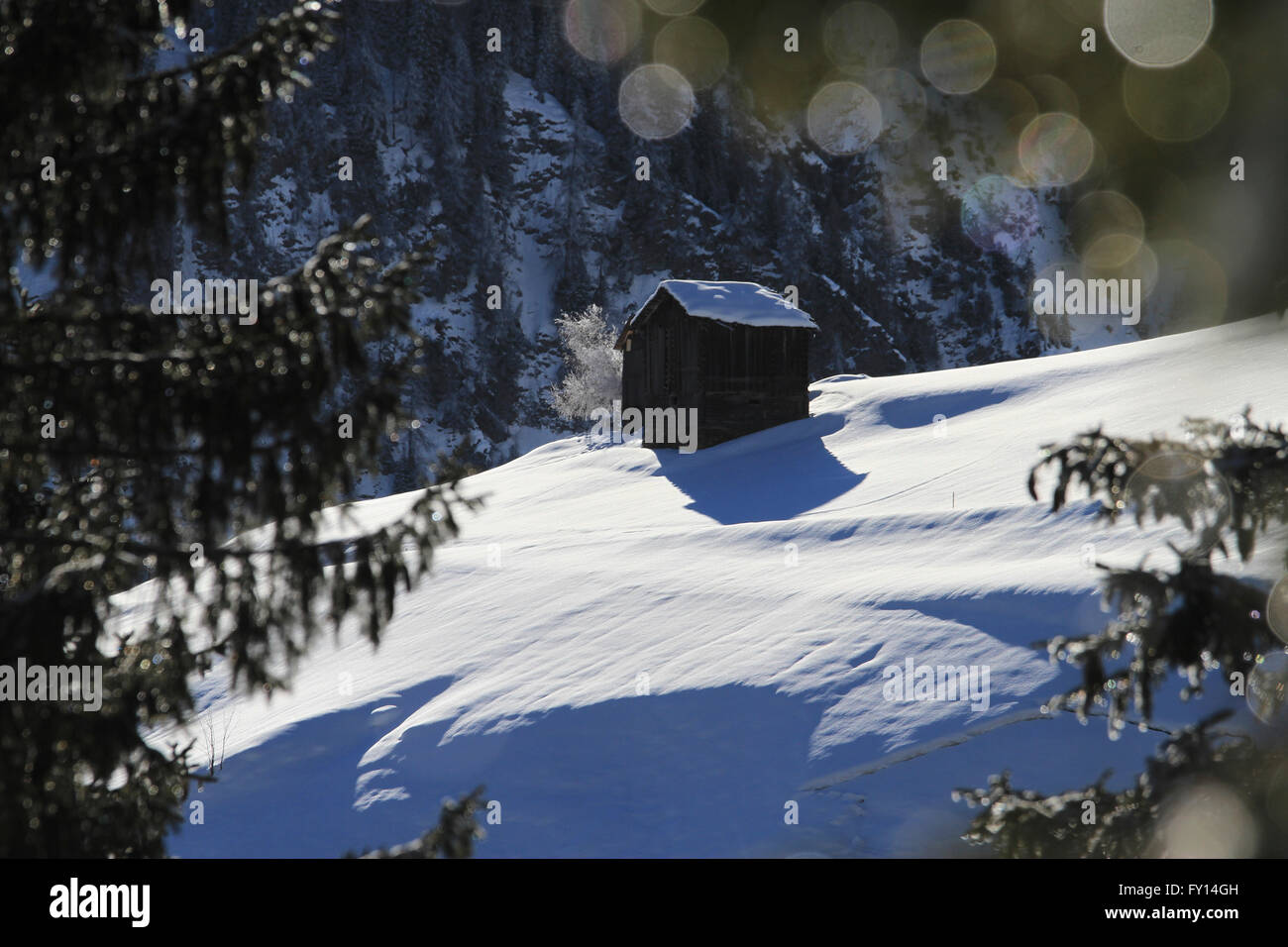 Snow covered mountain hut hi-res stock photography and images - Alamy