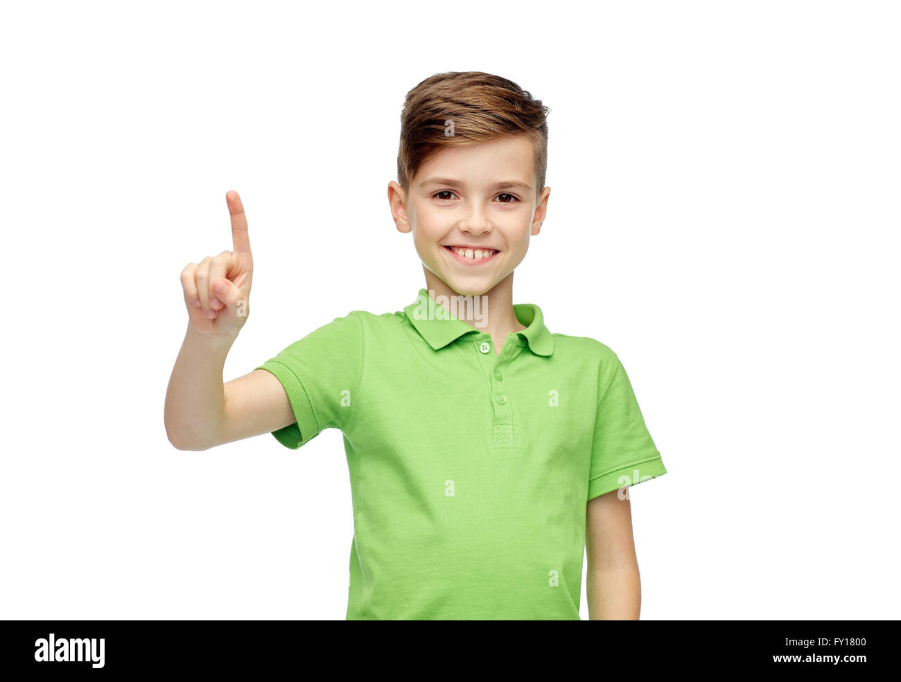 Мальчик вправо. Показала мальчику. Ребенок показывает пальцем. Подросток указывает. Футболка для мальчика зеленая.