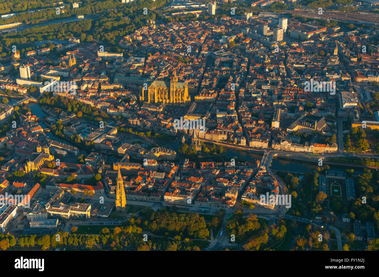 Moselle (57), Ville de Metz, centre historique et cathédrale Saint Etienne  (vue aerienne) // France, Moselle (57), Town of  Met Stock Photo