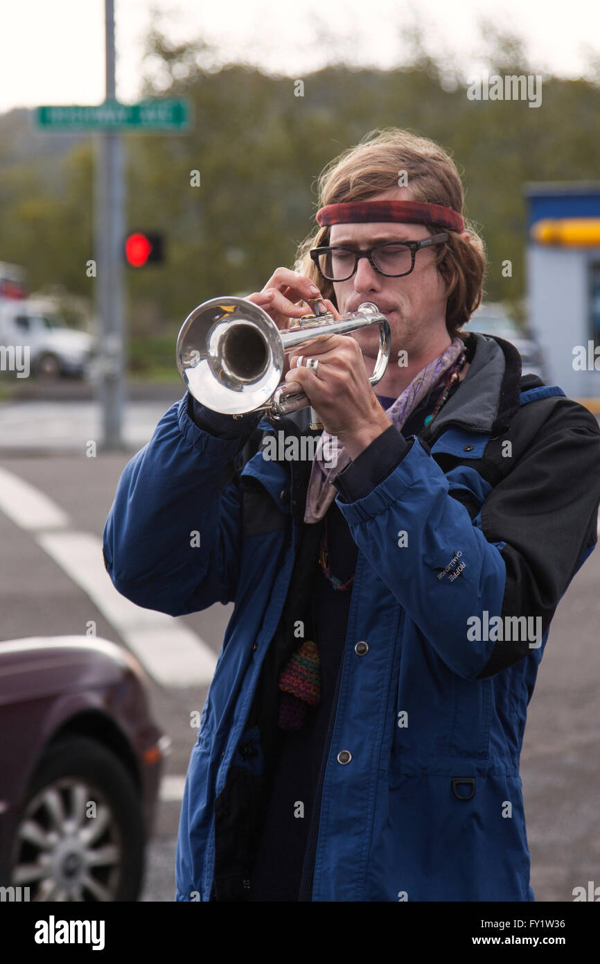 Trumpet street musician oregon hires stock photography and images Alamy