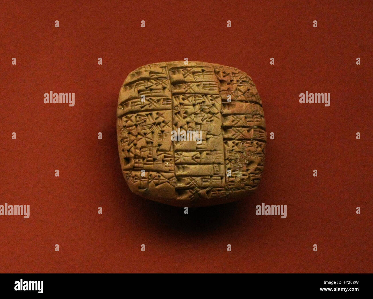 Clay tablet cuneiform script hi-res stock photography and images - Alamy