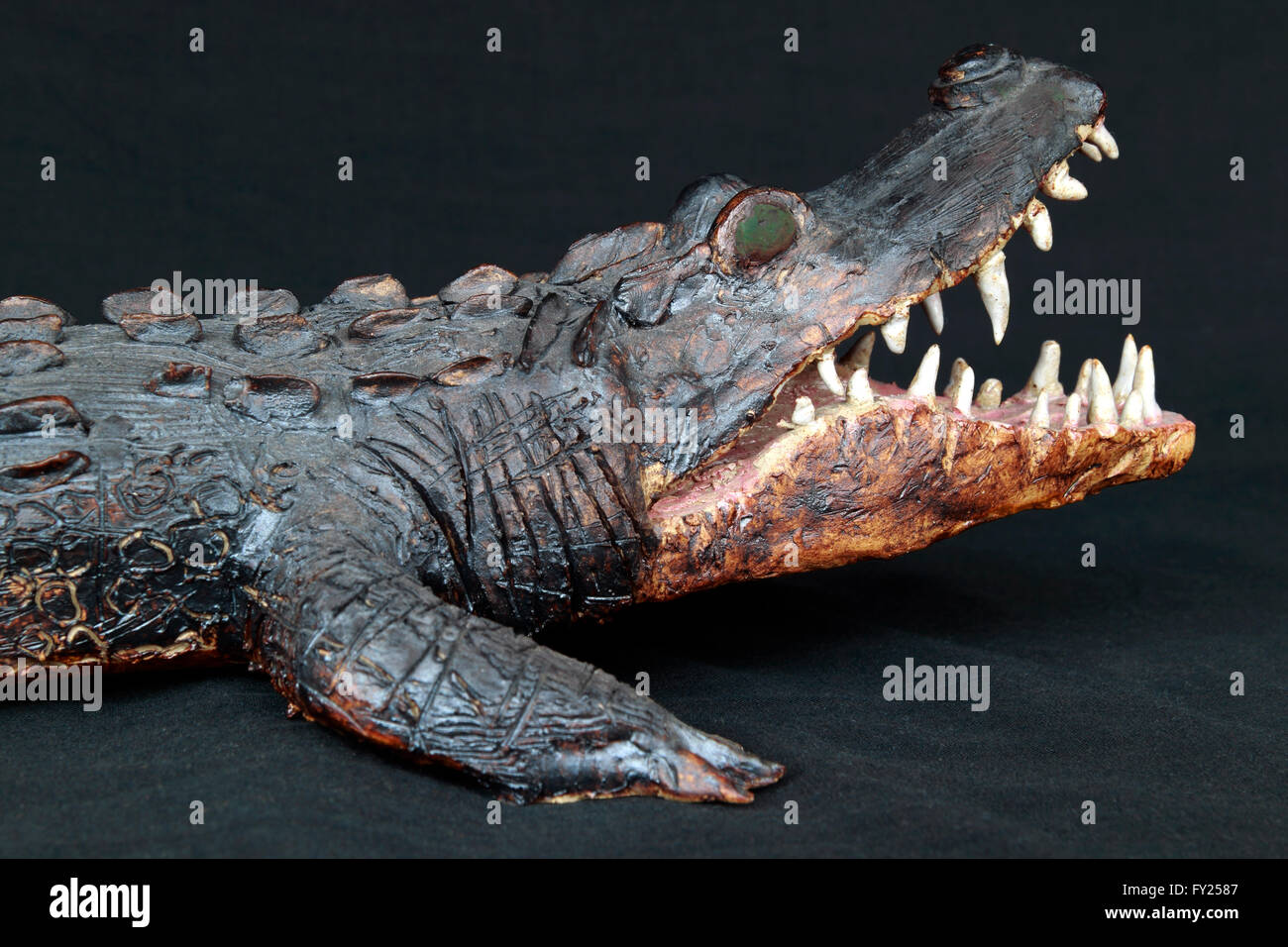 Ceramic alligator pottery sculpture Stock Photo - Alamy