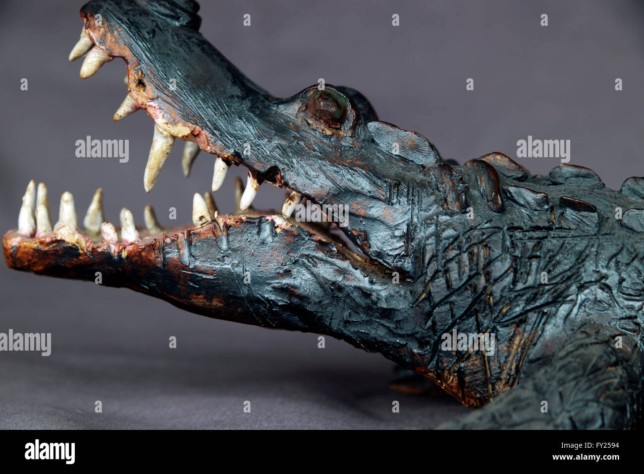 Ceramic alligator pottery sculpture Stock Photo - Alamy