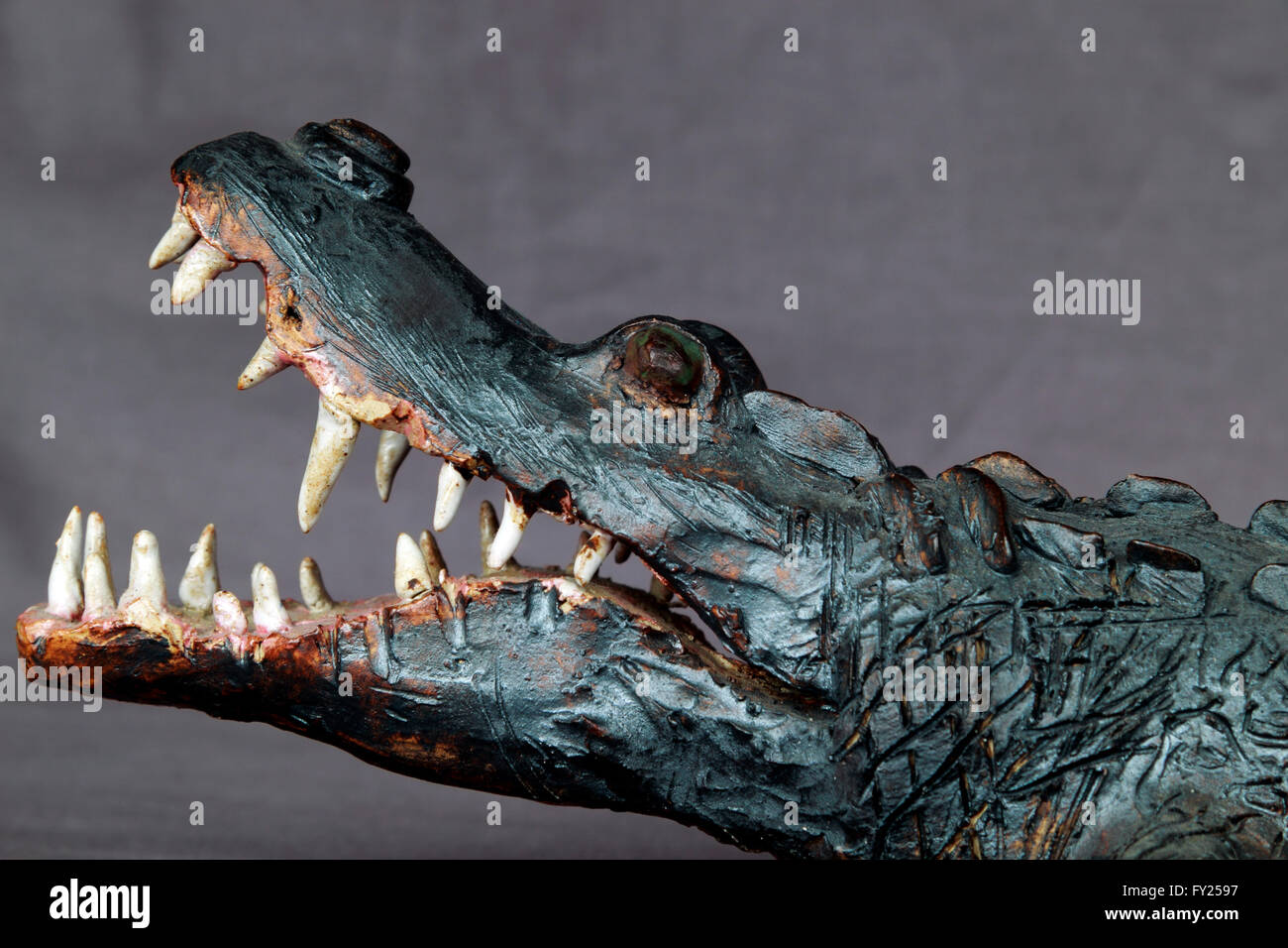 Ceramic alligator pottery sculpture Stock Photo - Alamy