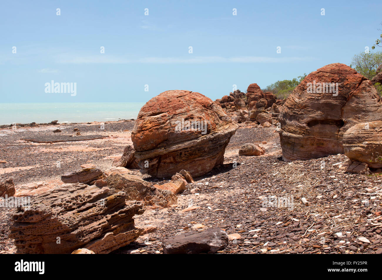 Broome Big Rocks Pindan red rocks hi-res stock photography and images - Alamy