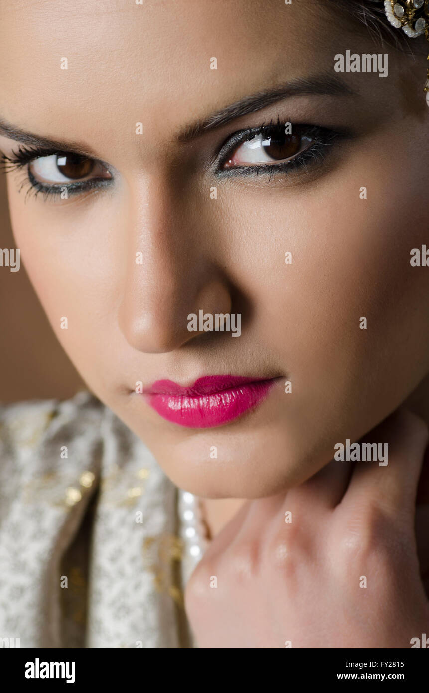 Page 2 - Indian Makeup Beautiful Women Closeup High Resolution Stock  Photography and Images - Alamy
