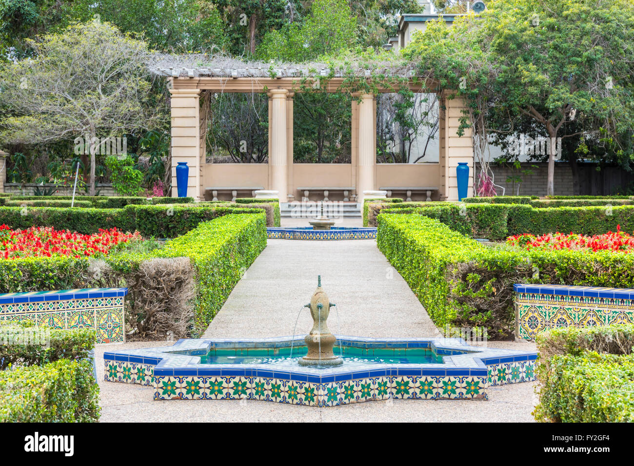 fountain in alcazar garden in balboa park Stock Photo Alamy