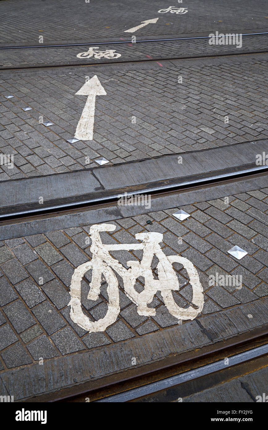 Tram road markings hires stock photography and images Alamy