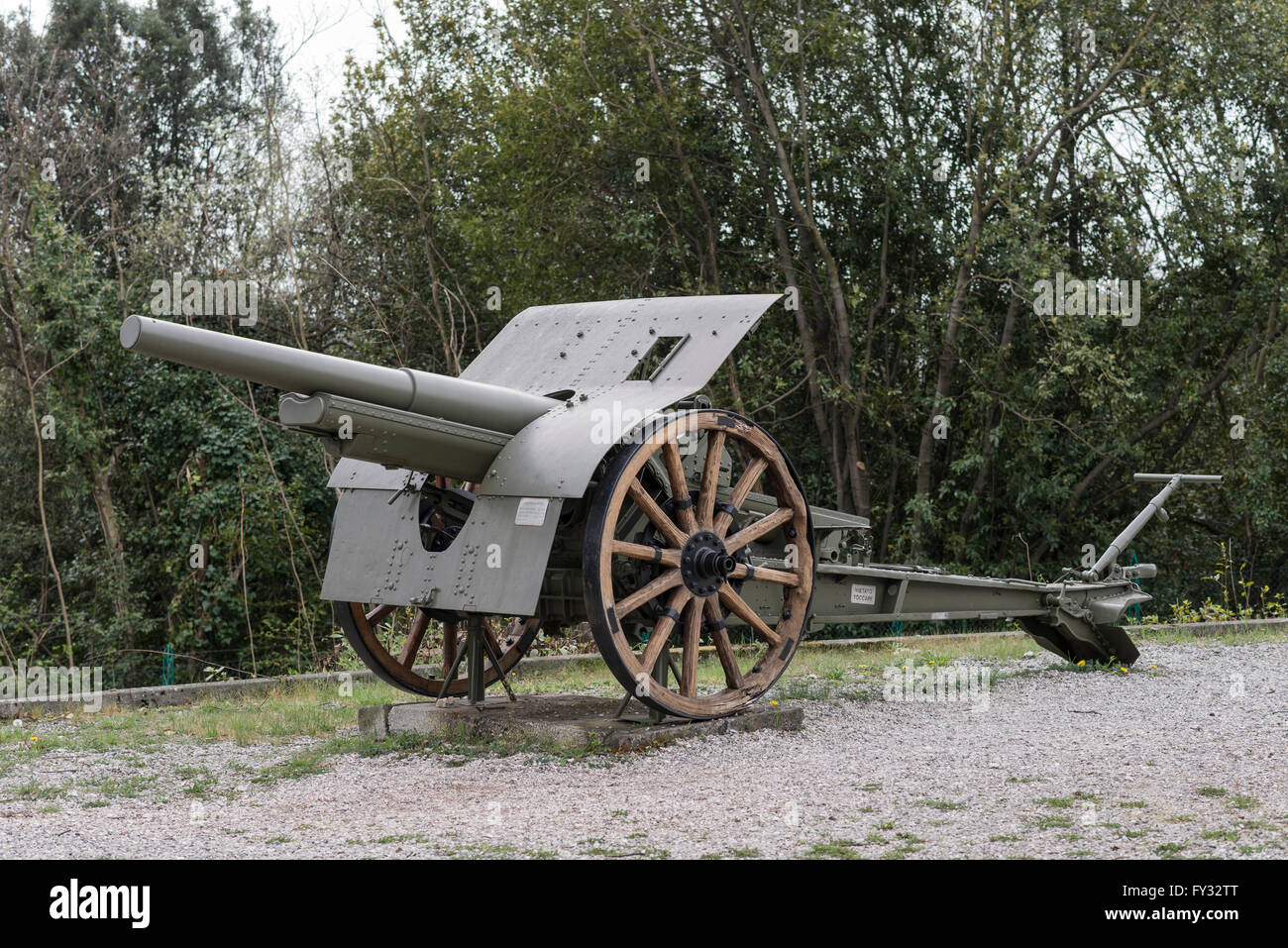 Cannon 105-28, Park of Remembrance, Open Air Museum World War I on the Colle Sant'Elia hill, Isonzo, Redipuglia, Gorizia Stock Photo